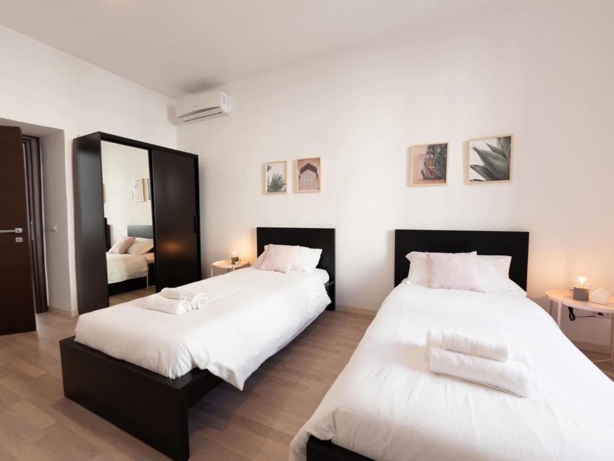 The Best Rent - Spacious Apartment Near Roma Termini Station Екстер'єр фото
