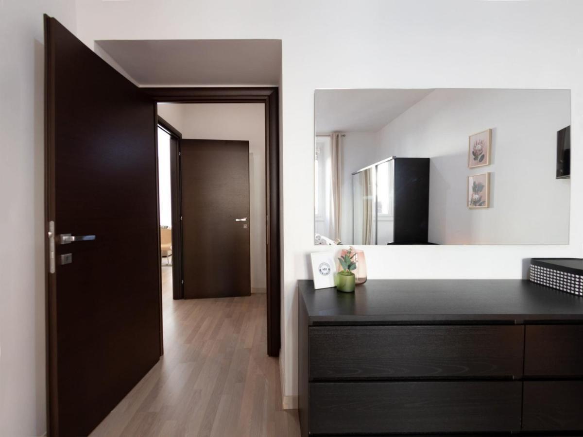 The Best Rent - Spacious Apartment Near Roma Termini Station Екстер'єр фото